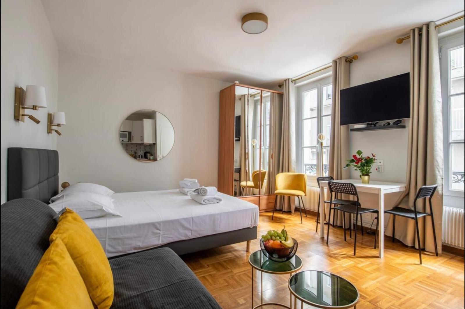 Joli Appartement A Cote De La Tour Eiffel, Javel Et De Paris Expo Bagian luar foto
