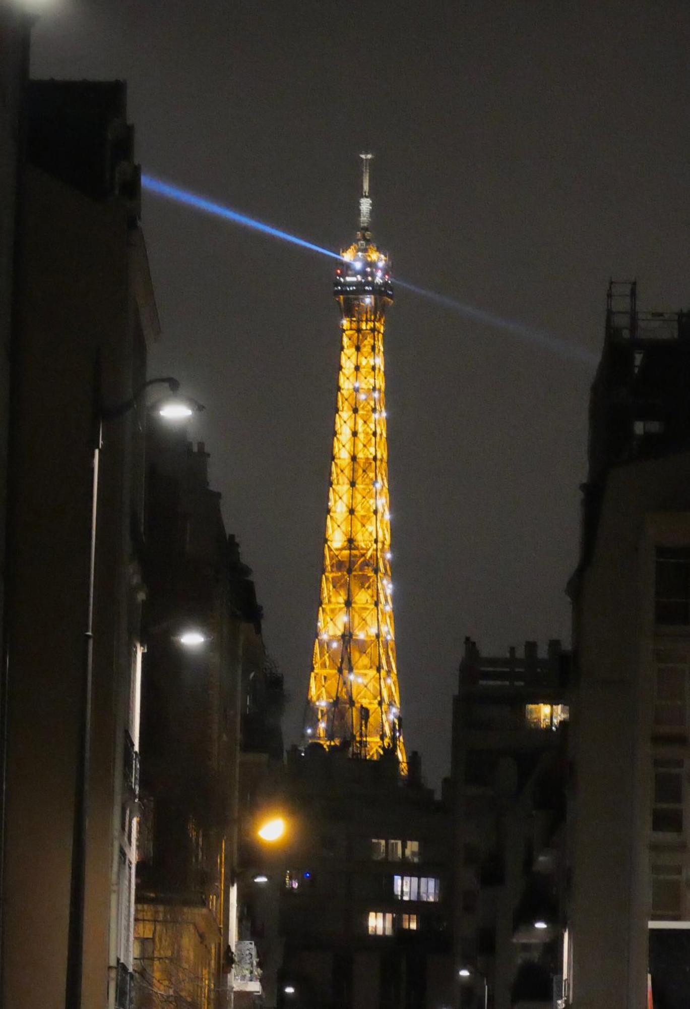 Joli Appartement A Cote De La Tour Eiffel, Javel Et De Paris Expo Bagian luar foto